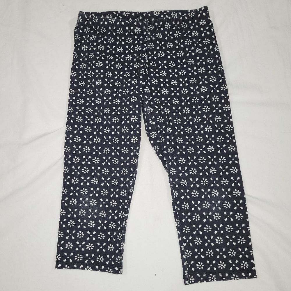 SO Perfectly Soft Size 10 Black White Floral Capri Leggings